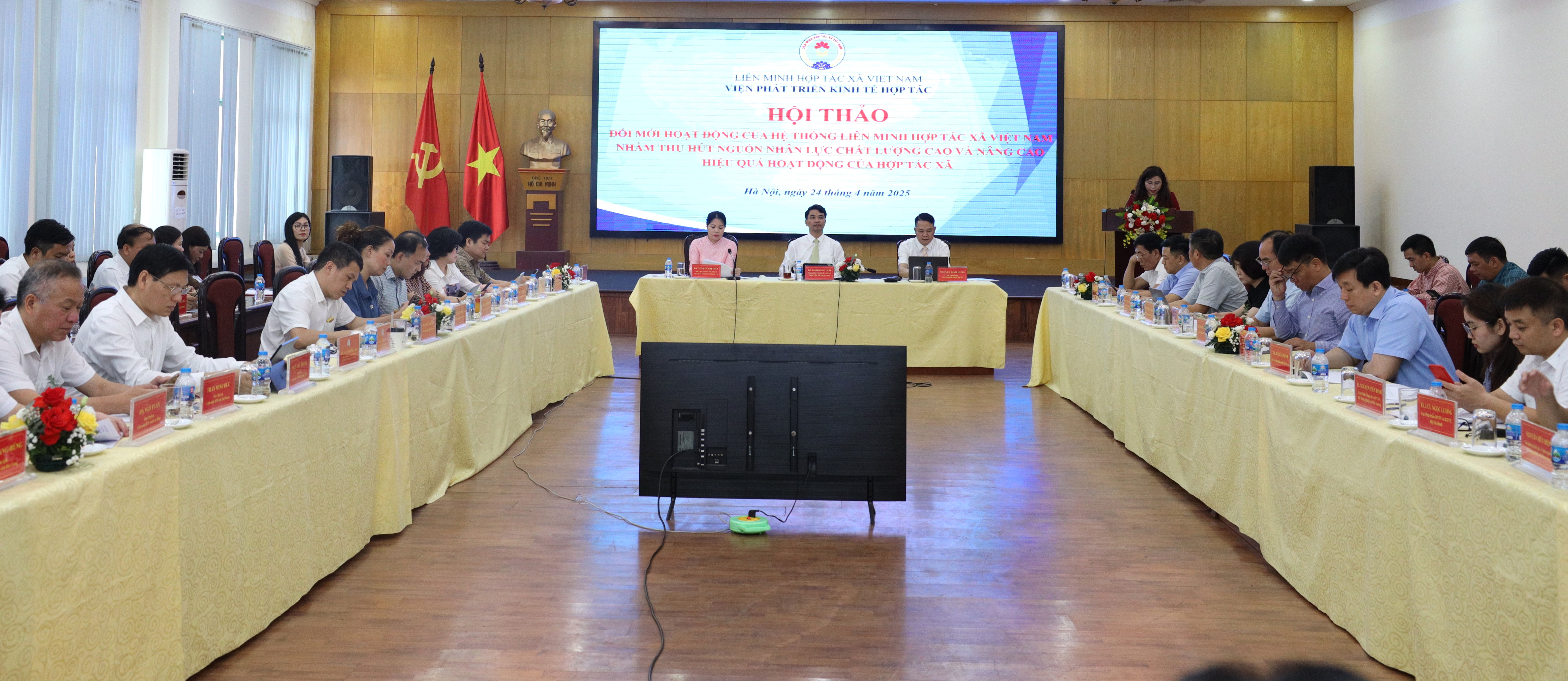Tìm giải pháp 'hút' nguồn nhân lực chất lượng cao cho kinh tế tập thể, HTX