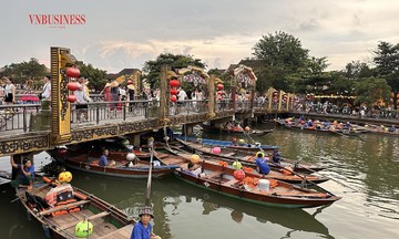 Du lịch bùng nổ và tín hiệu &#039;vàng&#039; cho mục tiêu 1 triệu tỷ đồng