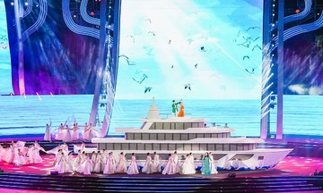Nổi bật, đặc sắc Chương trình nghệ thuật Khai mạc Lễ hội Hoa Phượng Đỏ - Hải Phòng 2025