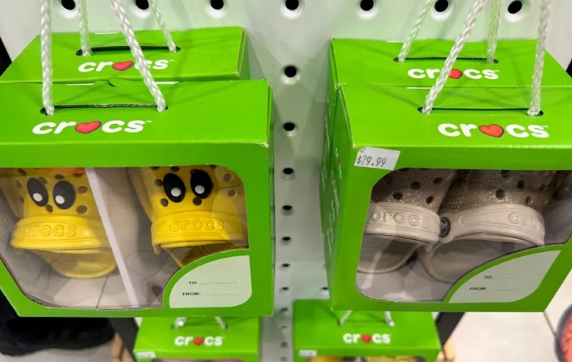 Crocs đối mặt với thách thức thuế quan: Việt Nam trở thành điểm nóng, ngành công nghiệp giày dép sẽ tăng giá?