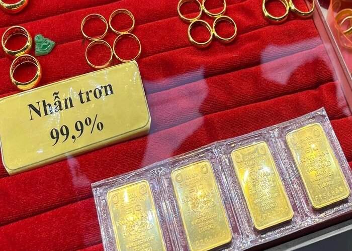 Vàng miếng lấy lại mốc 122 triệu đồng/lượng