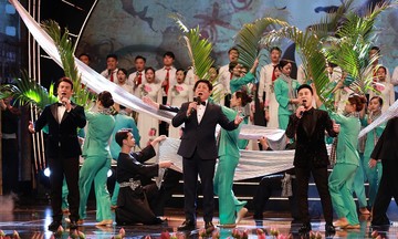 Qùa Tháng 5 dâng Người – cảm xúc lằng đọng qua từng thế hệ