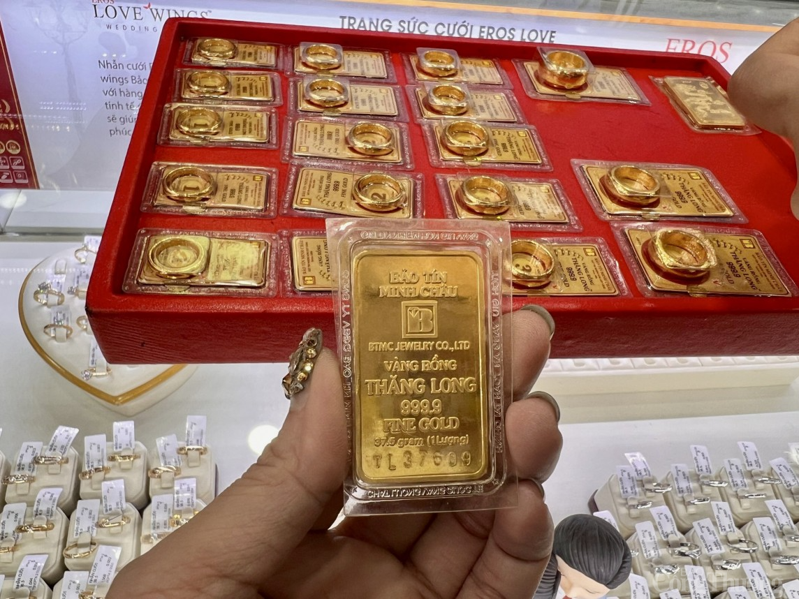 Vàng nhẫn giảm 700.000 đồng/lượng, riêng Phú Quý điều chỉnh tăng