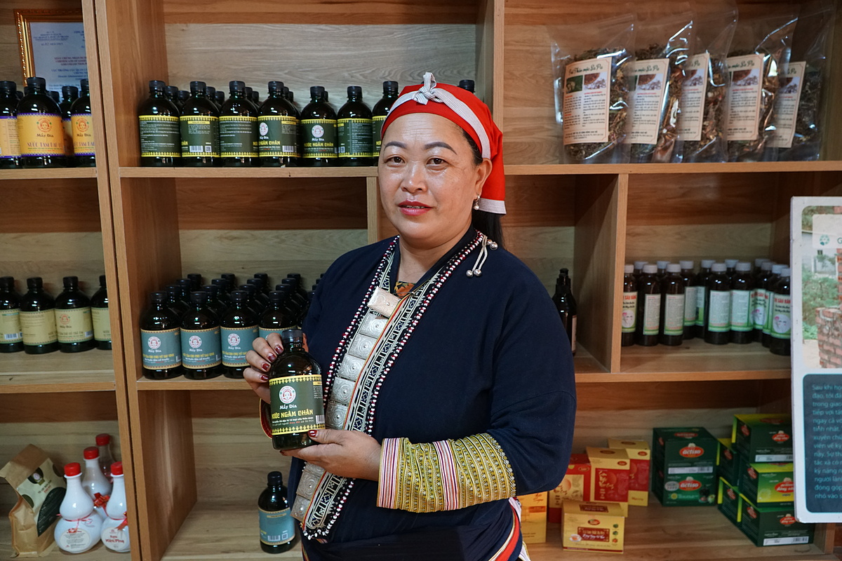 Phụ nữ vùng đồng bào dân tộc thiểu số góp phần xóa đói giảm nghèo ở Tả Phìn