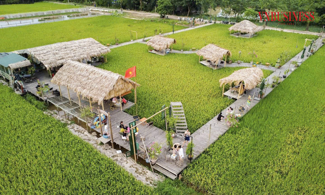 <p class="Normal"
Nằm cách trung tâm Hà nhà cái 789bet khoảng 20km, quán cà phê nằm giữa cánh đồng lúa tại huyện Chương Mỹ đang thu hút nhiều bạn trẻ đến check-in<span,</span<spangiải tỏa bầu không khí oi bức, ngột ngạt của ngày hè oi ả.</span</p
