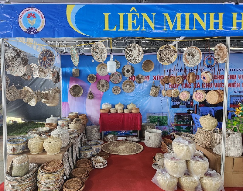 HTX xứ Thanh 'xuất ngoại' sản phẩm nghề truyền thống, làm giàu bền vững