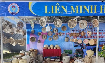 HTX xứ Thanh &#039;xuất ngoại&#039; sản phẩm nghề truyền thống, làm giàu bền vững