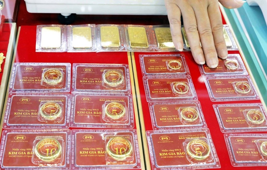 Thị trường vàng trong nước diễn biến phân hoá