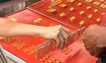 Giá vàng trong nước giảm mạnh sau yêu cầu điều hành mới nhất của Thủ tướng, dự báo về 107 triệu đồng/lượng