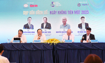 Thanh toán không dùng tiền mặt đạt 295,2 triệu tỷ đồng