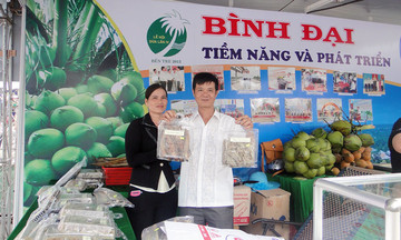 Nông dân Bình Đại thoát nghèo nhờ trồng cây ăn quả