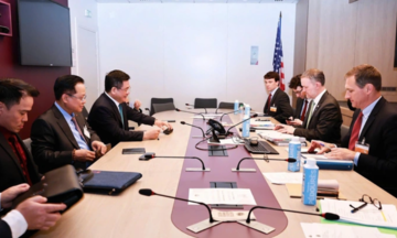 Chính sách thuế quan mới của Tổng thống Trump chưa kèm &#039;gậy phạt chuyển tải&#039;: Việt Nam giữa ranh giới cơ hội và rủi ro