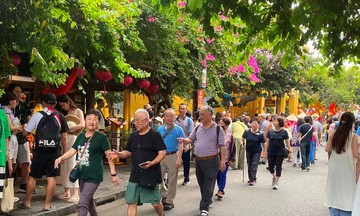 Thấy gì từ con số 1,53 triệu lượt khách ngoại đến Việt Nam mùa thấp điểm?