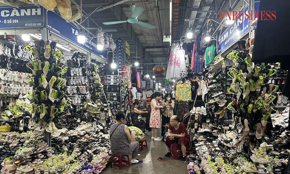 Tiểu thương loay hoay giữa áp lực bỏ thuế khoán và bài toán tăng giá