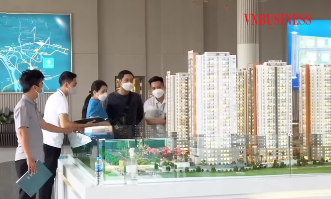 Ông lớn vào cuộc đua ‘bung hàng’, đã có nhà giá rẻ để mua?