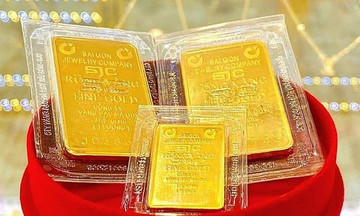 Giá vàng trong nước có xu hướng ổn định, trong khi thế giới tăng phi mã