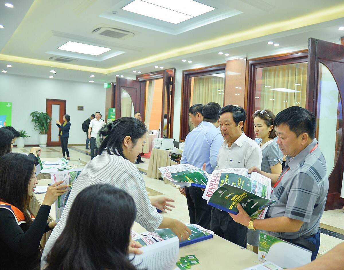 Minh bạch thị trường chứng khoán tiến tới nâng hạng không thể thiếu sự đóng góp của báo chí