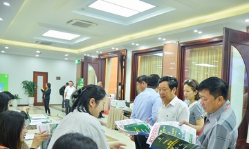 Minh bạch thị trường chứng khoán tiến tới nâng hạng không thể thiếu sự đóng góp của báo chí