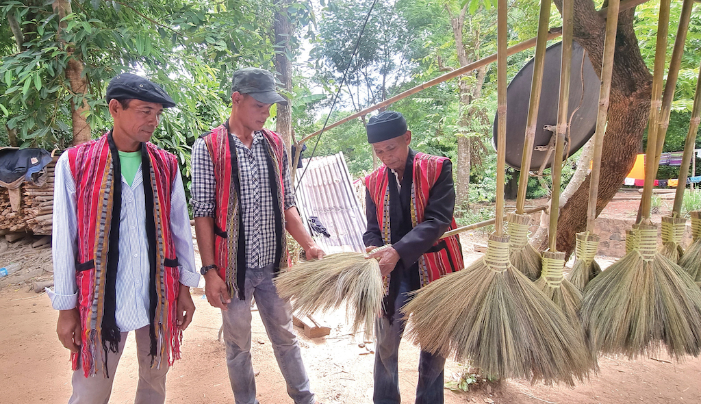 Hồi sinh nghề truyền thống giúp cải thiện mưu sinh cho đồng bào Pa Kô, Vân Kiều ở Đakrông