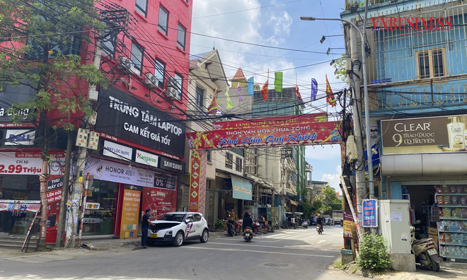 <p class="Normal">
Thời gian qua, nhiều hộ kinh doanh tại La Phù đã bị các cơ quan chức năng kiểm tra và xử lý về các hành vi vi phạm liên quan đến nguồn gốc xuất xứ, chất lượng sản phẩm và nghĩa vụ thuế đối với Nhà nước.</p><p class="Normal" style="text-align:right;"><strong>Anh Tú</strong></p>