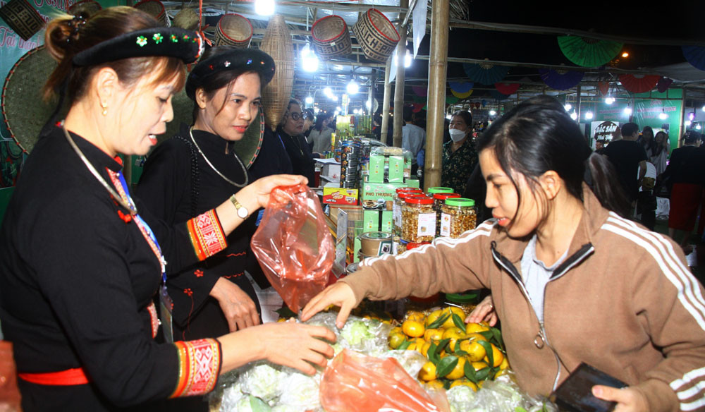 Người dân Định Hóa vươn mình thoát nghèo nhờ... 'bà đỡ' HTX