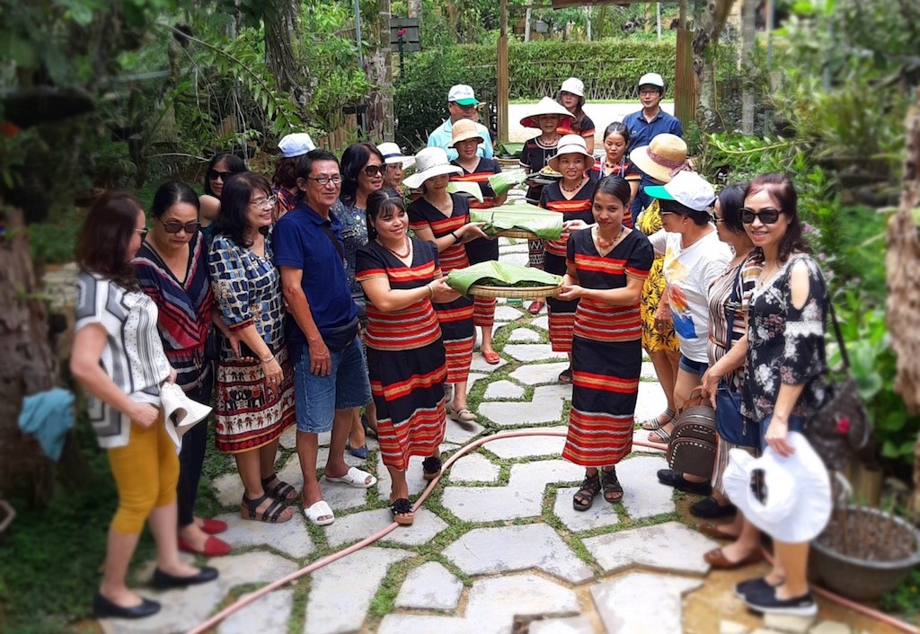 Kết hợp du lịch cộng đồng với nghề truyền thống tạo sinh kế bền vững cho đồng bào dân tộc thiểu số A Lưới
