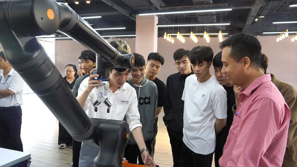 Hợp tác kiến tạo nền tảng cho nhà máy thông minh