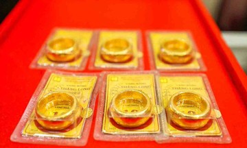 Vàng nhẫn và vàng miếng tiếp tục ‘đi ngang’