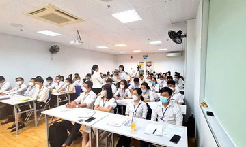 Môi giới bất động sản nở rộ nhờ... học ‘chui’?