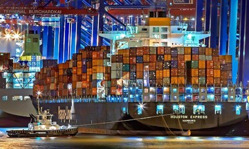 Bất chấp thuế đối ứng, Việt Nam sắp tiến vào top 15 cường quốc về thương mại quốc tế