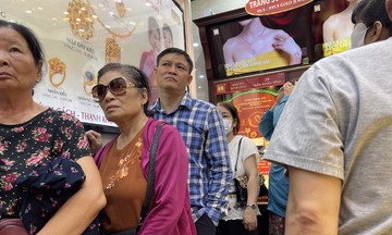 ‘Đu đỉnh’ mua vàng thành công, người đàn ông thừa nhận: ‘Tôi luôn sống mất ăn mất ngủ’