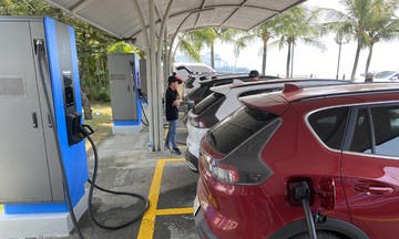 VinFast rút ngắn thời gian miễn phí đỗ sau sạc