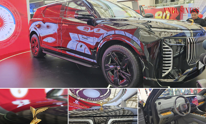 <p class="Normal">
<span>Tâm điểm phân khu triển lãm của Tập đoàn </span>Vingroup <span>là mẫu xe điện cao cấp Lạc Hồng 900LX, lần đầu tiên ra mắt công chúng.</span></p>