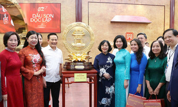 Lãnh đạo thành phố Hà Nội tham quan 2 không gian trưng bày của Hà Nội tại Trung tâm Triển lãm Việt Nam