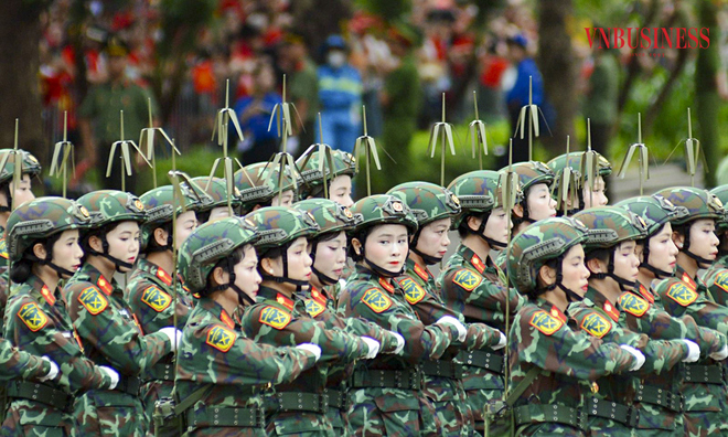 <p class="Normal">
Khối nữ chiến sĩ Thông tin là lực lượng được ưu tiên xây dựng hiện đại, Bộ đội Thông tin quyết tâm bảo đảm thông tin liên lạc “kịp thời - chính xác - bí mật - an toàn”.</p>