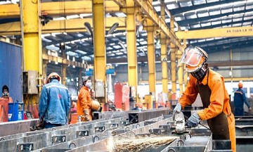 Doanh nghiệp tăng sản lượng dù số lượng đơn đặt hàng mới giảm