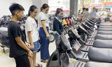 Trước mùa tựu trường, lại &#039;nóng&#039; thị trường xe máy điện