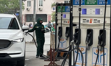 Giá xăng quay đầu giảm nhẹ