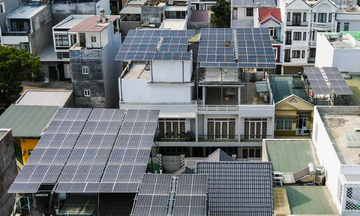 Lắp điện mái nhà ‘âm thầm’, nguy cơ nhận phạt 10 - 20 triệu đồng