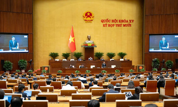 Đại biểu Quốc hội: Cần cấm tuyệt đối ép mua bảo hiểm khi vay ngân hàng