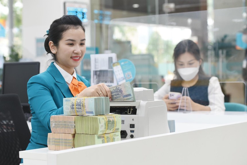 Hệ thống ngân hàng “hụt” 1,6 triệu tỷ đồng, LDR chạm đỉnh lịch sử