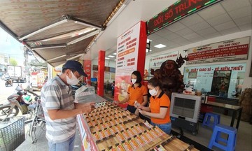 Tỷ lệ tiêu thụ vé đạt gần 99%, các công ty xổ số khu vực miền Nam được &#039;thưởng nóng&#039; dịp Tết