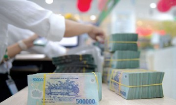 Áp lực từ &quot;cơn khát&quot; vốn bất động sản