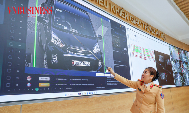 <p class="Normal">
C&aacute;c camera AI hỗ trợ ph&aacute;t hiện tối đa 28 h&agrave;nh vi vi phạm trật tự, an to&agrave;n giao th&ocirc;ng như: vượt đ&egrave;n đỏ; kh&ocirc;ng đội mũ bảo hiểm khi điều khiển xe m&aacute;y, kh&ocirc;ng thắt d&acirc;y an to&agrave;n khi điều khiển &ocirc; t&ocirc;, sử dụng điện thoại khi điều khiển phương tiện...</p>