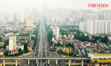 Giới đầu cơ lập nh&oacute;m &lsquo;vung tiền tấn&rsquo; gom căn hộ chiết khấu khủng