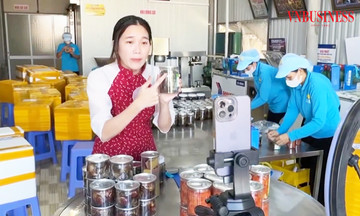 HTX C&agrave; Mau số h&oacute;a quản trị, đưa n&ocirc;ng sản v&agrave; &ldquo;c&acirc;u chuyện&rdquo; l&ecirc;n kh&ocirc;ng gian số