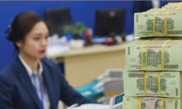 Nh&agrave; đầu tư n&ecirc;n ph&acirc;n bổ d&ograve;ng tiền thế n&agrave;o khi l&atilde;i suất huy động thiết lập mặt bằng mới?