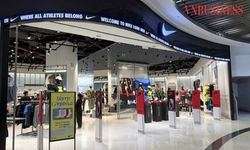 Nike chững lại, cuộc đua gi&agrave;y thể thao đổi chiều: Ai hiểu người ti&ecirc;u d&ugrave;ng sẽ thắng