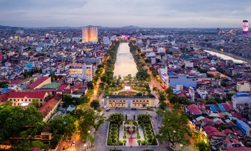 B&atilde;o thuế quan chưa tan, chuy&ecirc;n gia HSBC n&oacute;i g&igrave; về kinh tế Việt Nam năm 2026?